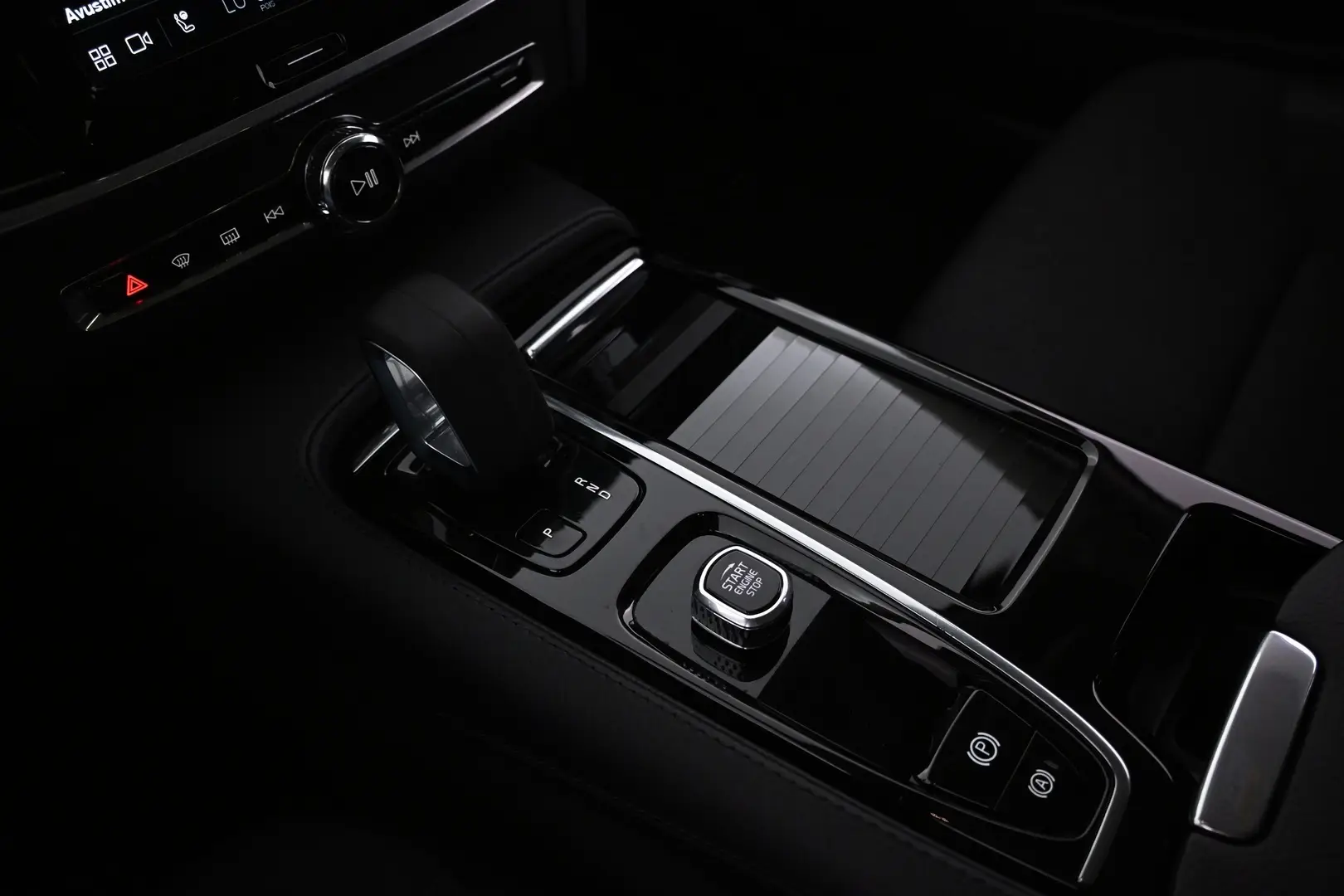 Car Image - 3WuJR9ac9XMyLSQXLePdTJ