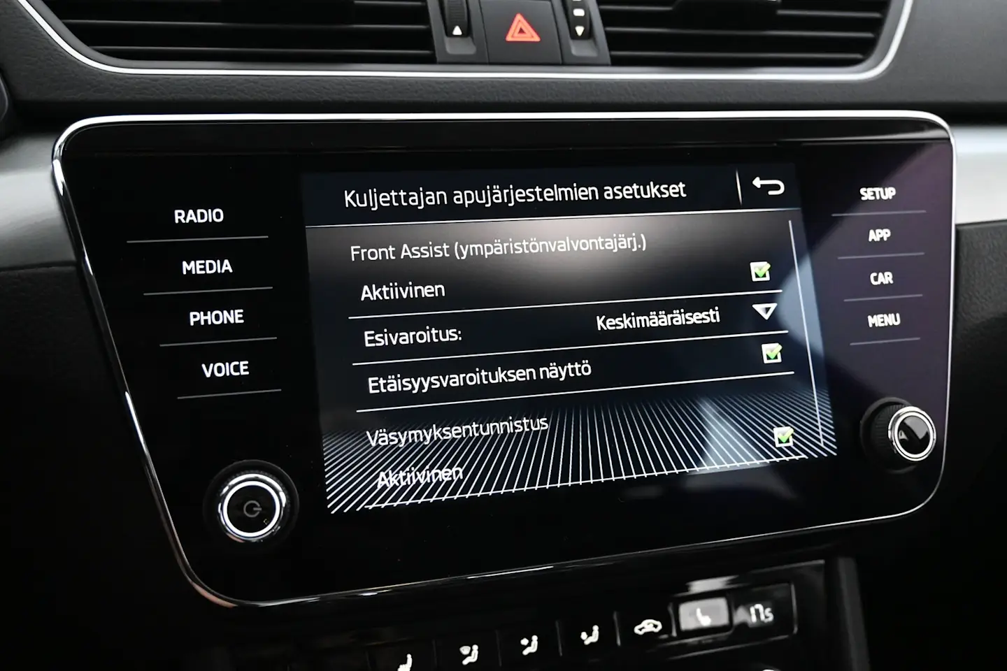 Car Image - 3pMDtqbL1vTjAJqYE414xb