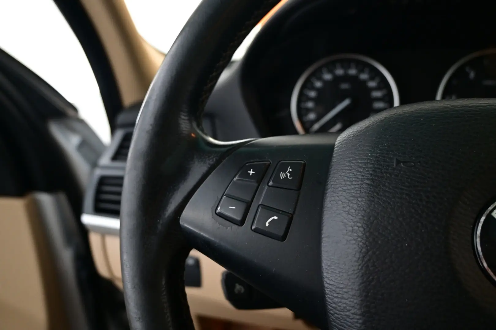 Car Image - 4TYQmdfHynXY8uSVUlIe6P