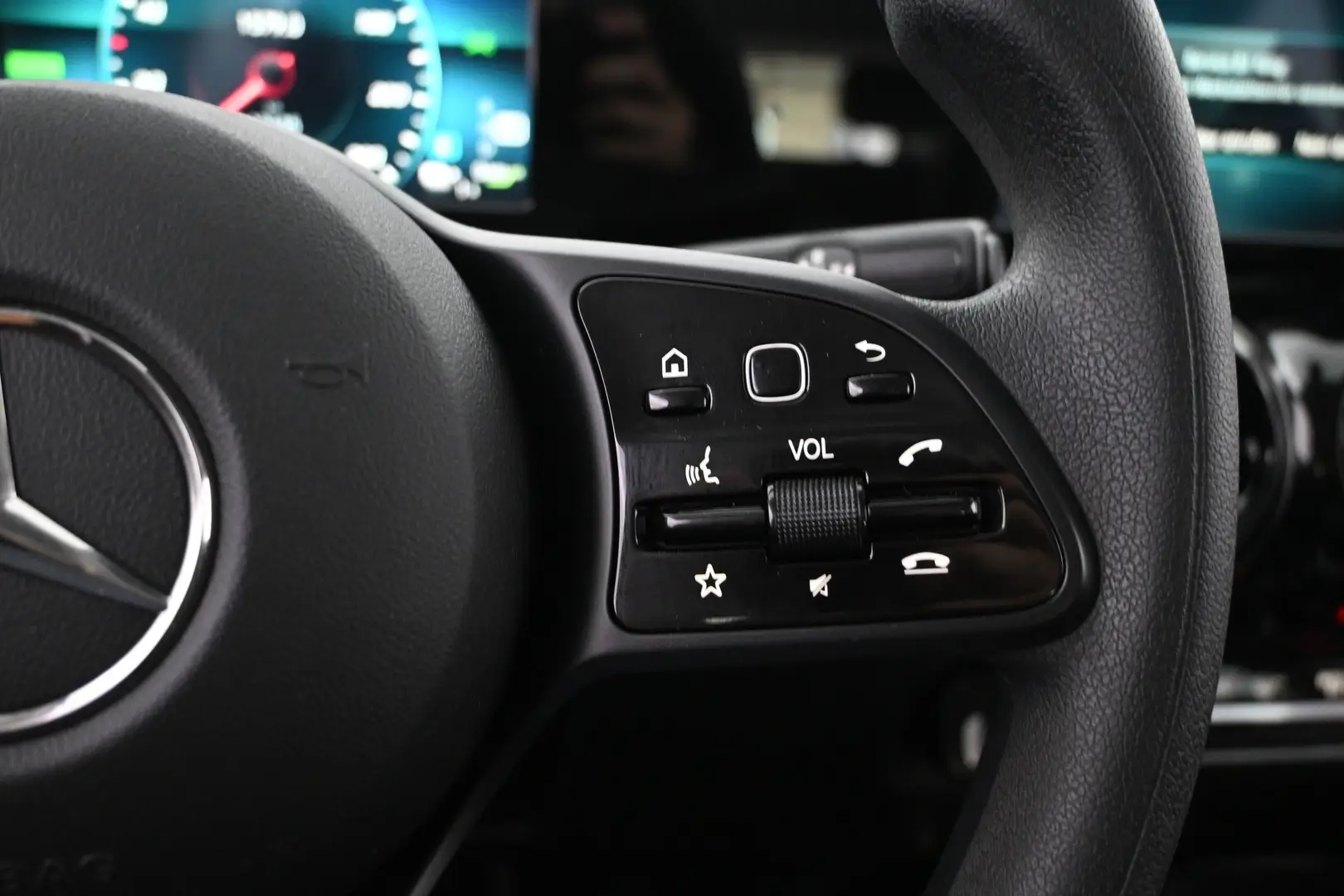 Car Image - KdnRJ8d7UCdiFDKsZ87TQ