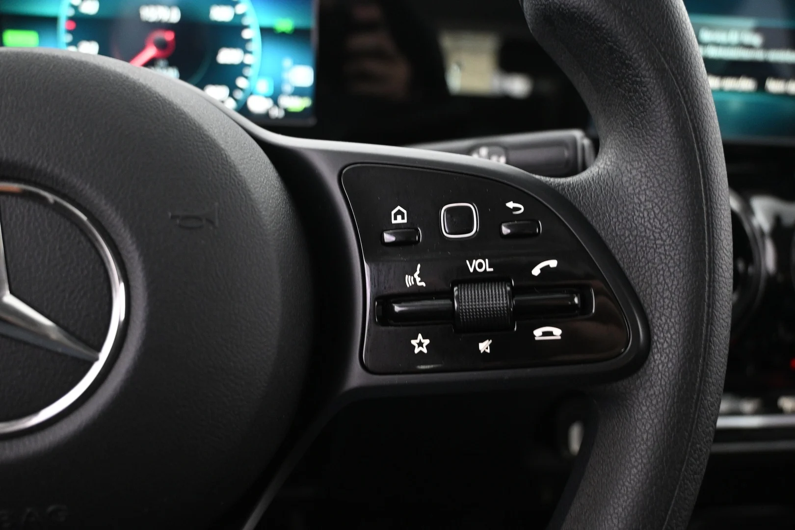 Car Image - KdnRJ8d7UCdiFDKsZ87TQ