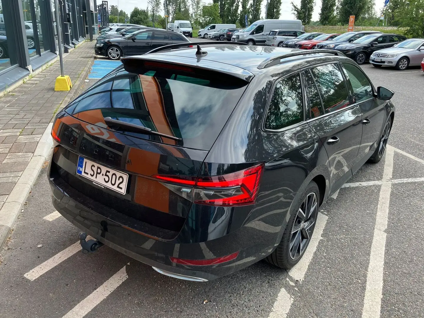 Car Image - 7bd4FwaUJzhVgbhFxzRzWb