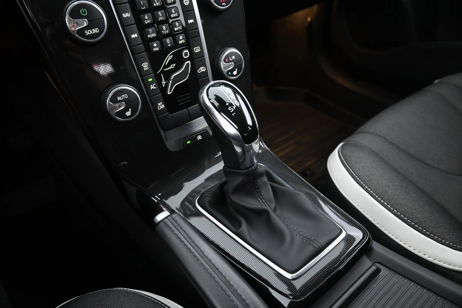 Car Image - 7vkL1qsrovnOFIb400qF0B