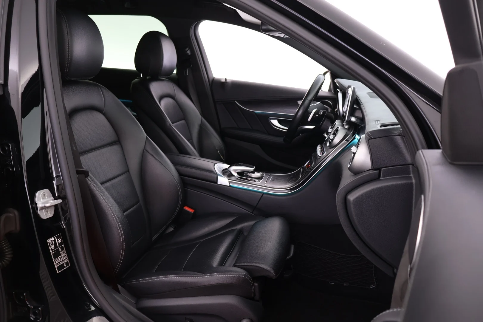 Car Image - 60W1ewredElhJmRz3YMLGx