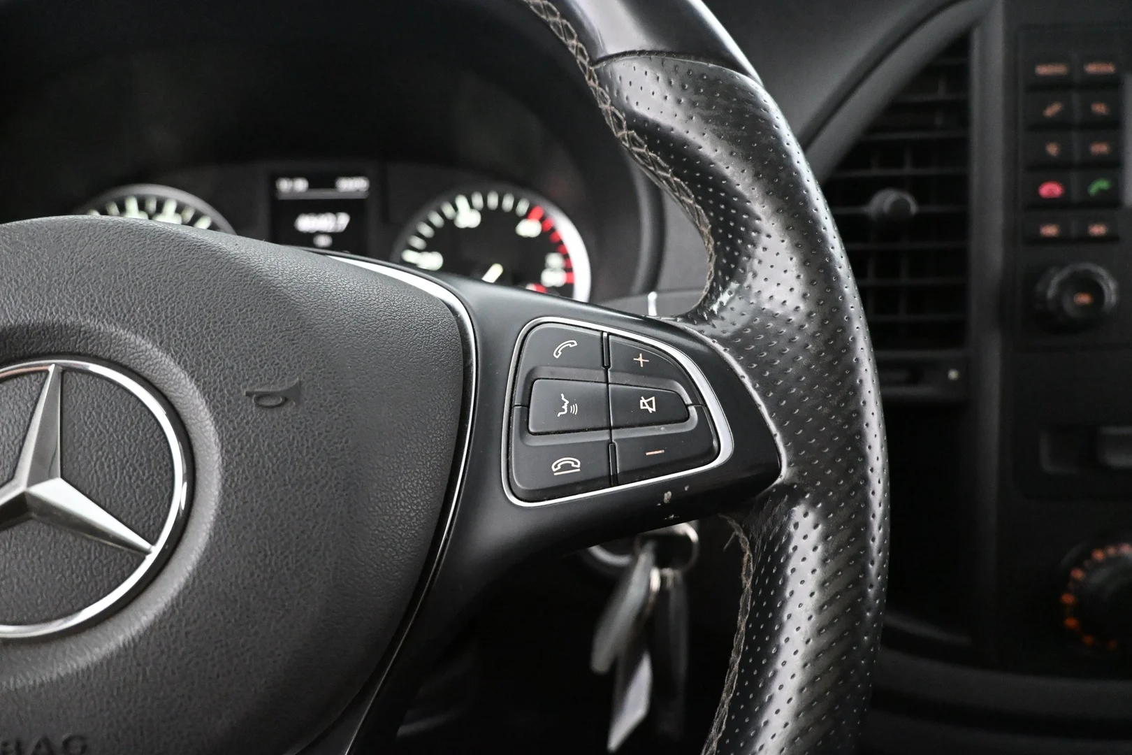 Car Image - 7pL2fN7LFrhUv7u9UygVdK