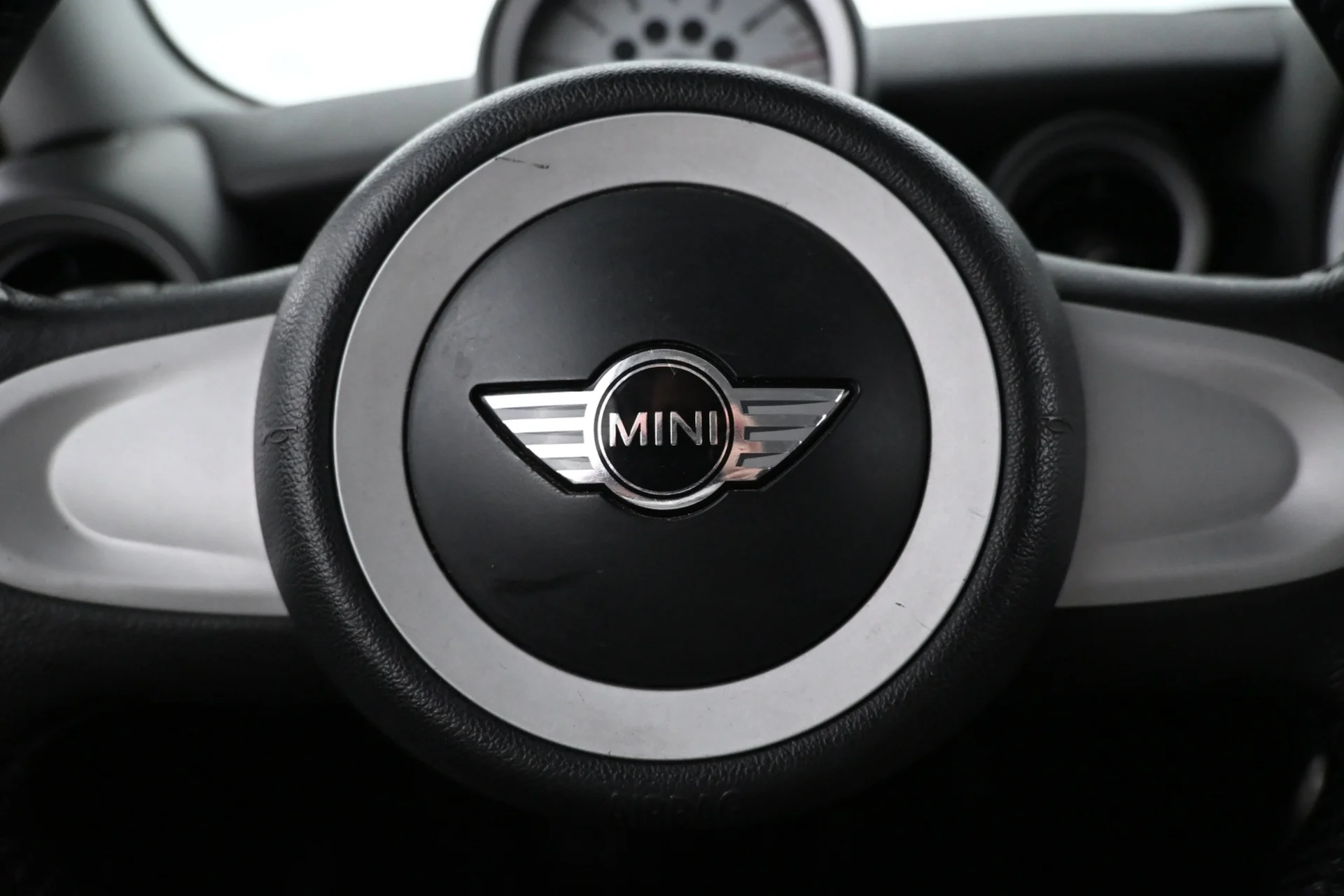 Car Image - v7Va5dkQ0oZDKWGylB9UV