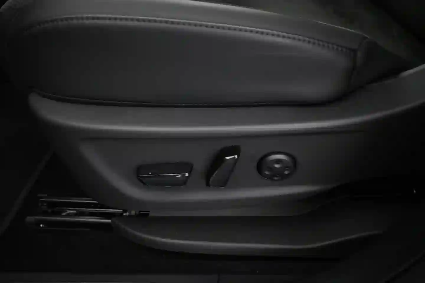 Car Image - 6DFXnV5ZosA8ZgQ8udY5Gt