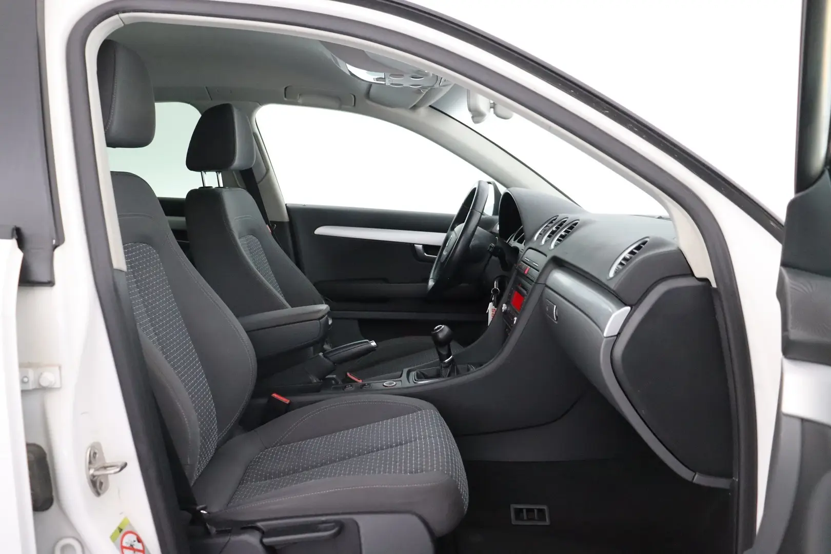 Car Image - 3XKXRwSw7mFJgPiGTk78Rv
