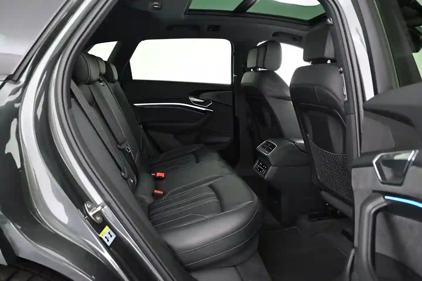 Car Image - 13qKRl2OPLxgjSBJBgMV9z