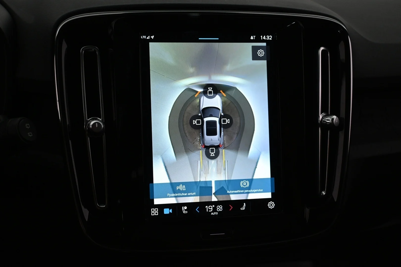 Car Image - 2ei4CN7UrdQCdegTkEVarS