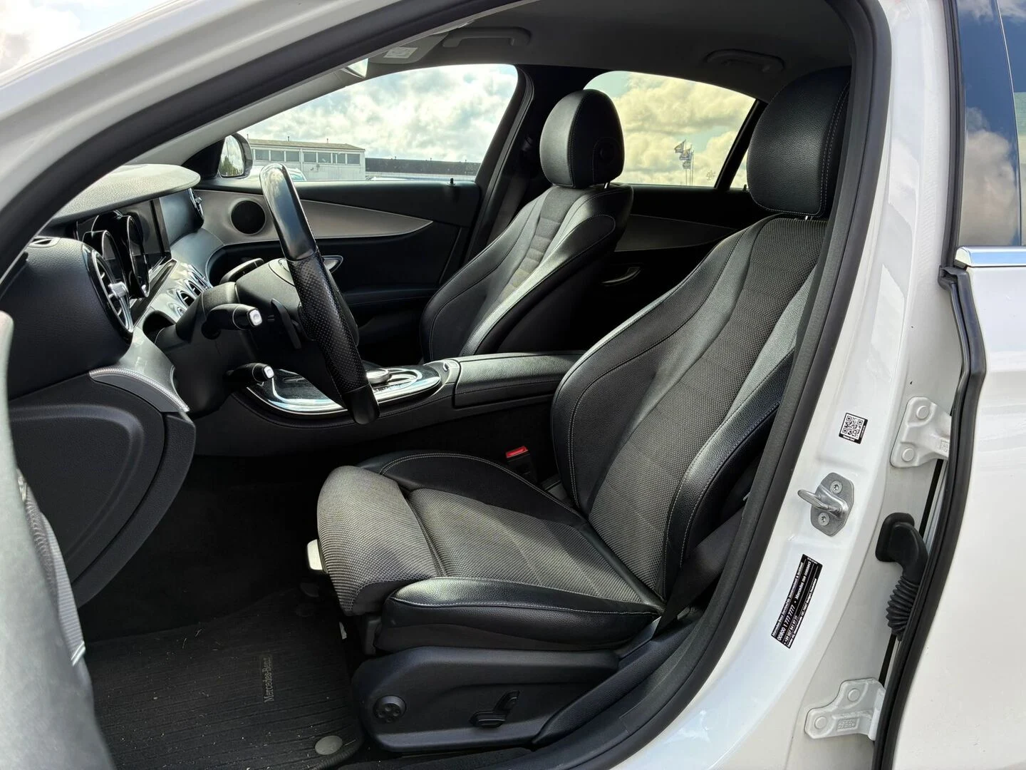 Car Image - 72tchx3jWlJMRWL1AJ5EDl