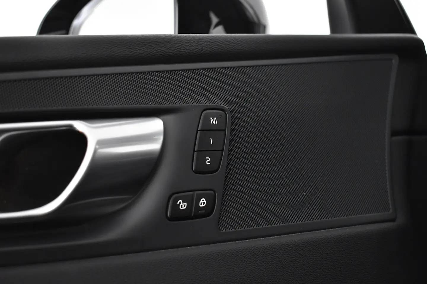 Car Image - UkDHRV7B0gWjFV2qsPc2e