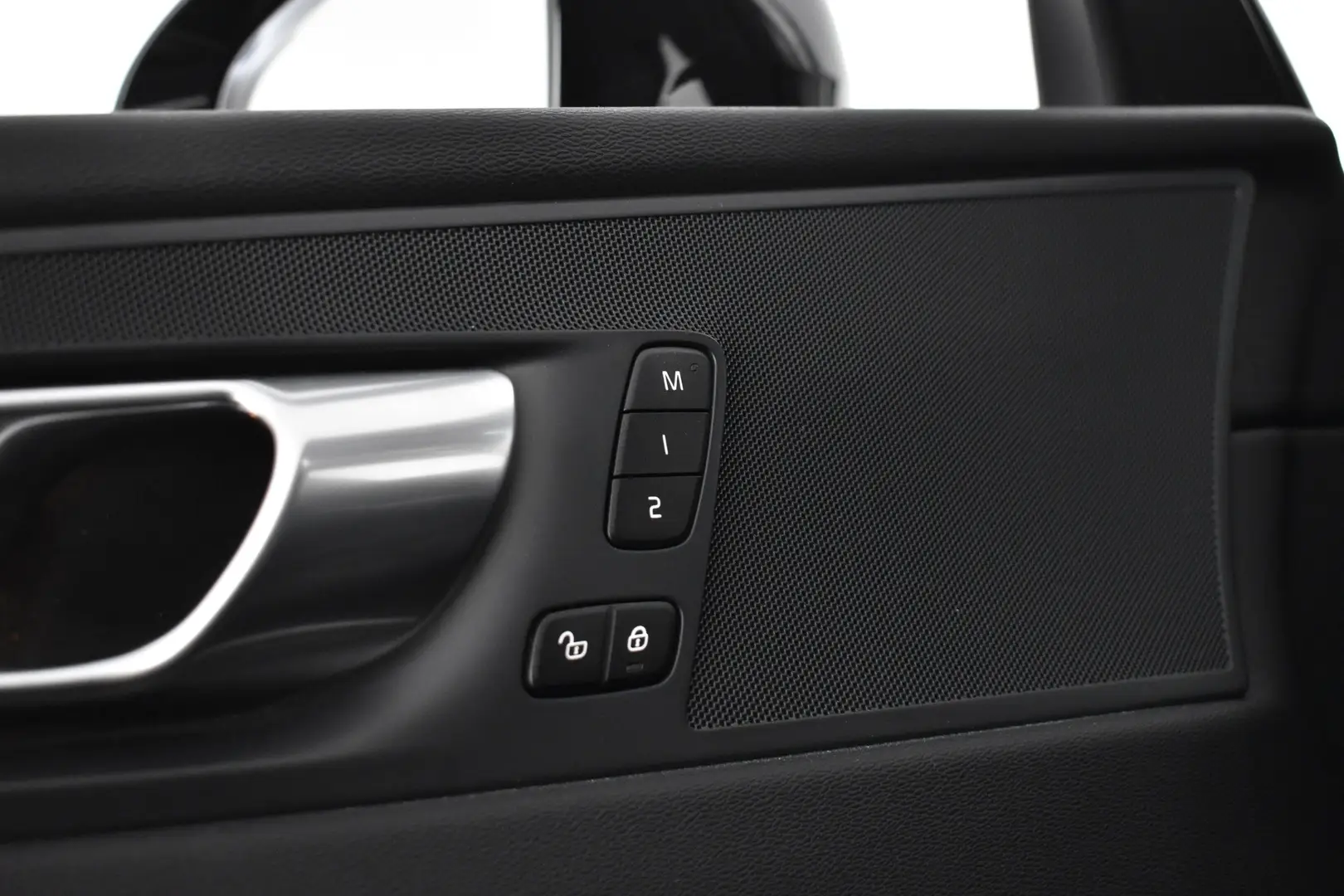 Car Image - UkDHRV7B0gWjFV2qsPc2e