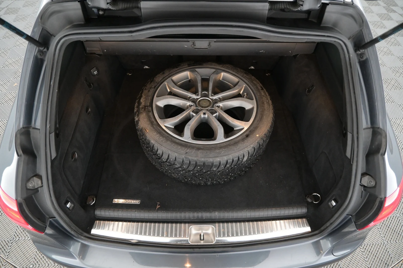 Car Image - 3ziQ6Vra2fwhmwEvHtXMRg