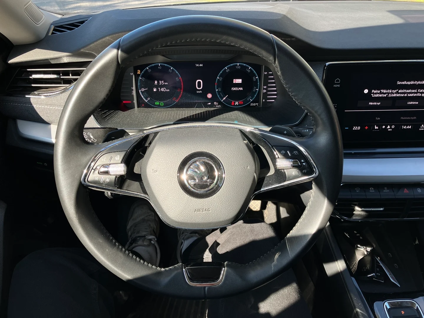 Car Image - 2wXlpHmiWDAeAxRTkwaCC0