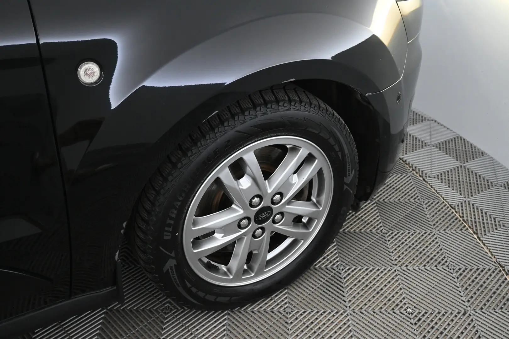 Car Image - 2J003JgOxcwxxtTTQqQmKE