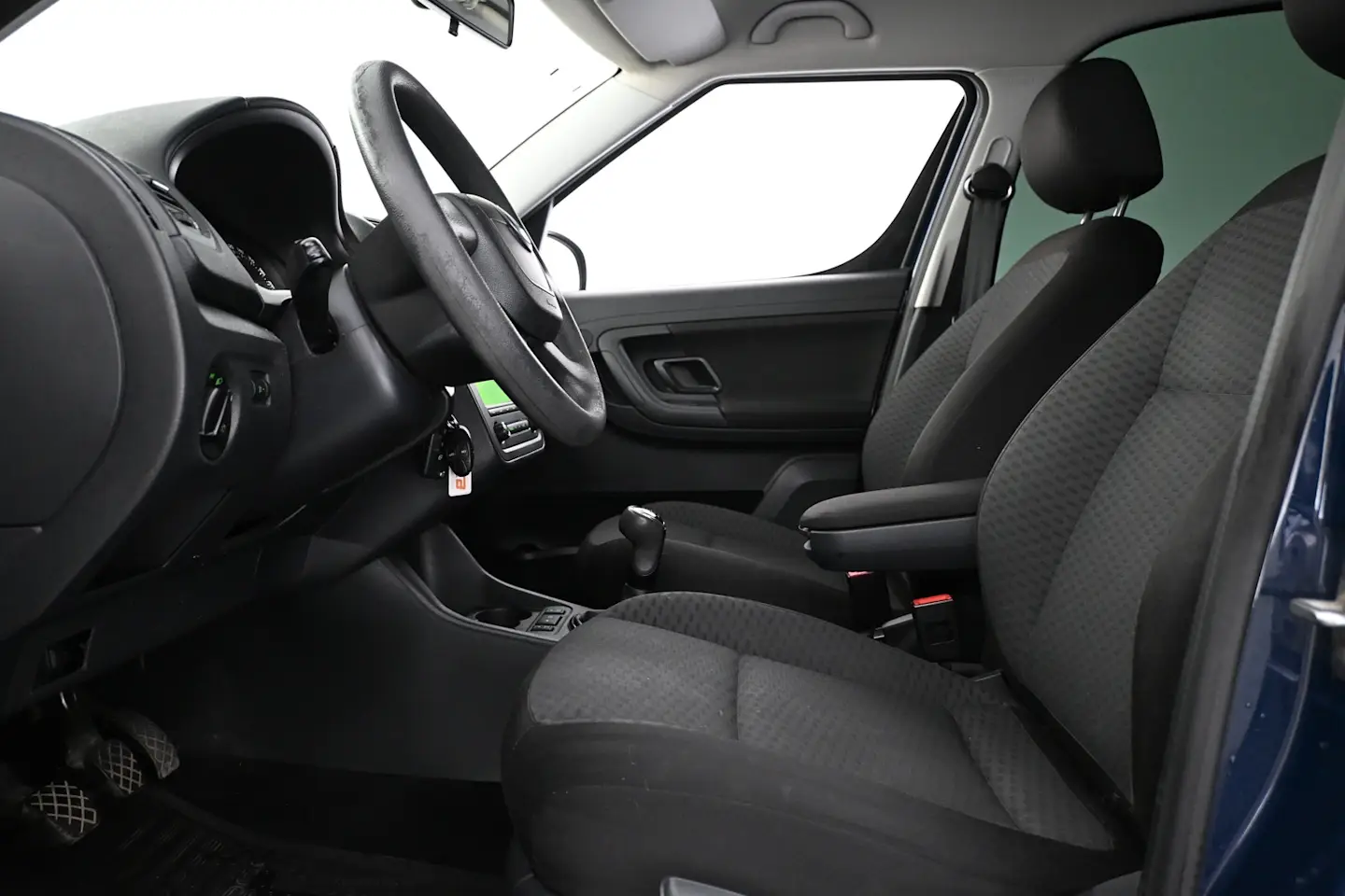 Car Image - 56taxKsT2hl0LzRaHYbKoM