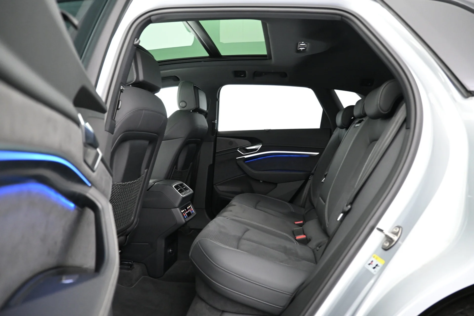 Car Image - 60AzQy0xzNASpTqDj2DUNT