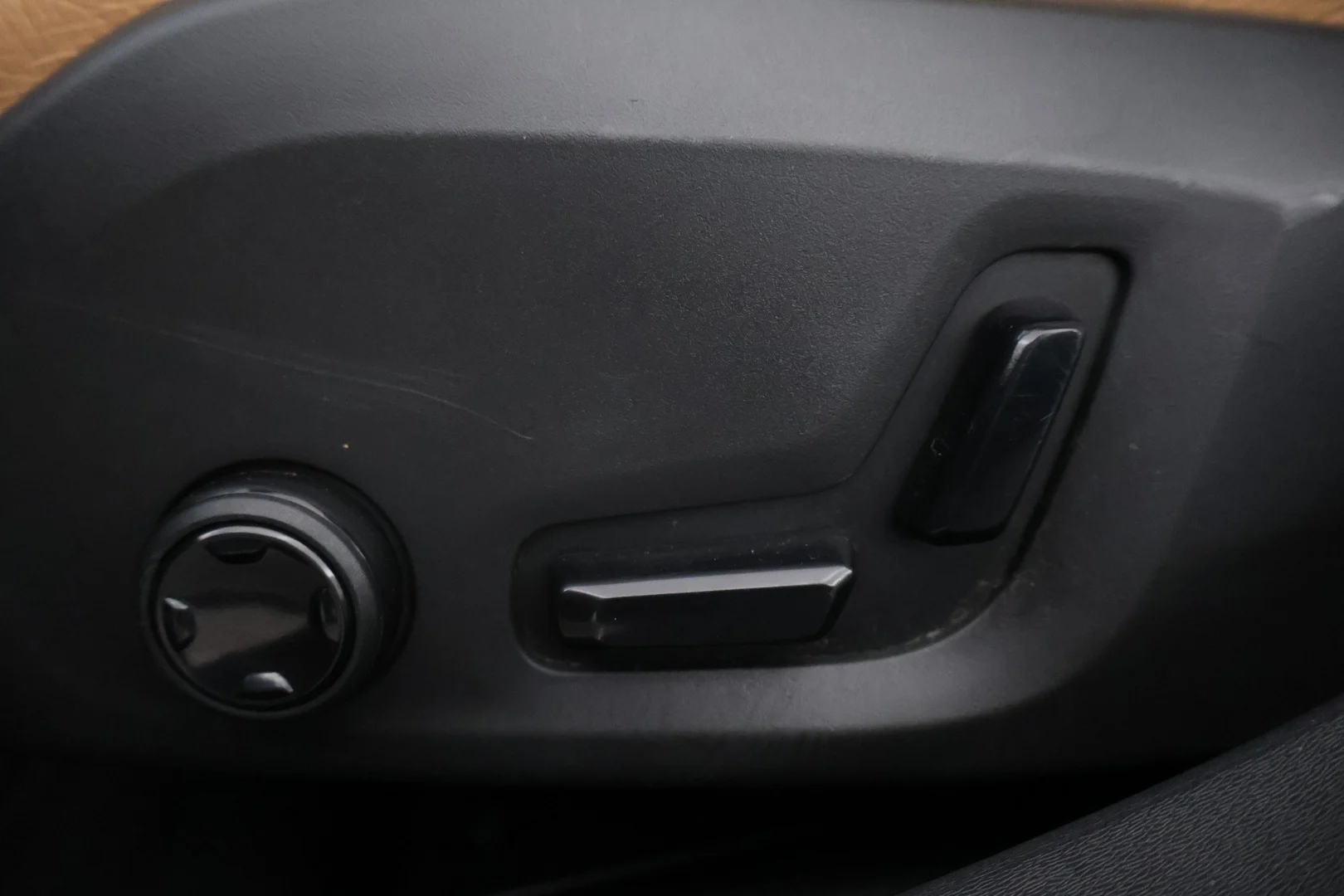 Car Image - 7fzjhR6SFswqB1RvdfoIaX