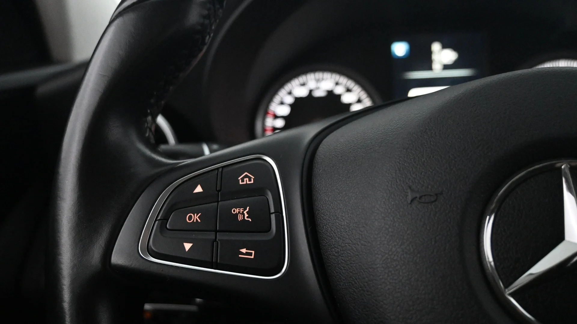 Car Image - 8fsJWIVRYIdcwd6IQihQN
