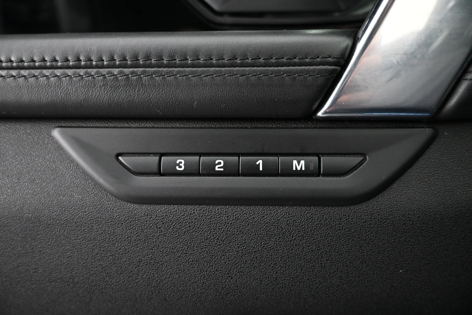 Car Image - 4ltY2ivINJpuJLZjpMROD8