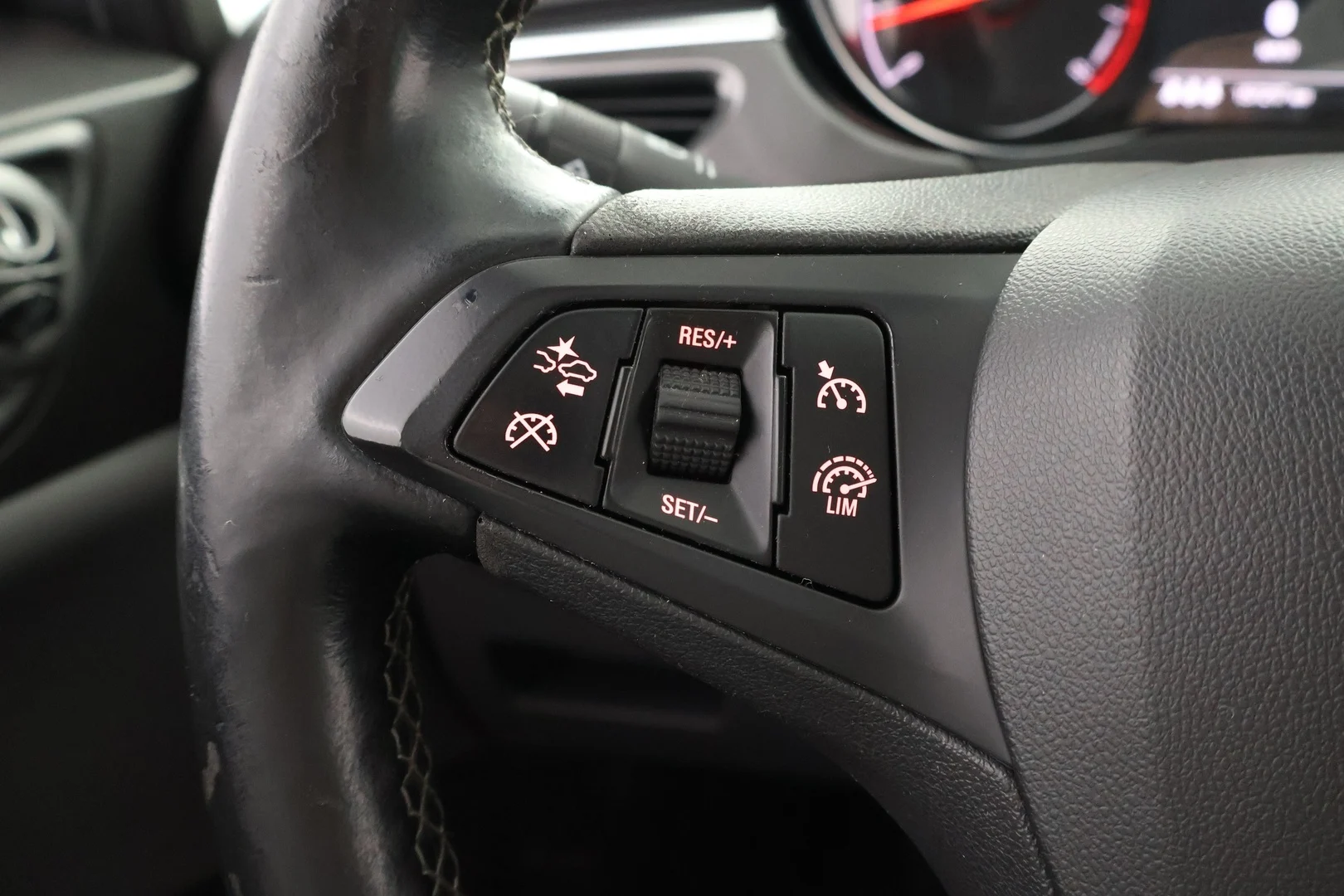Car Image - 2vpp2fjhoxNPeQJX36v8tS
