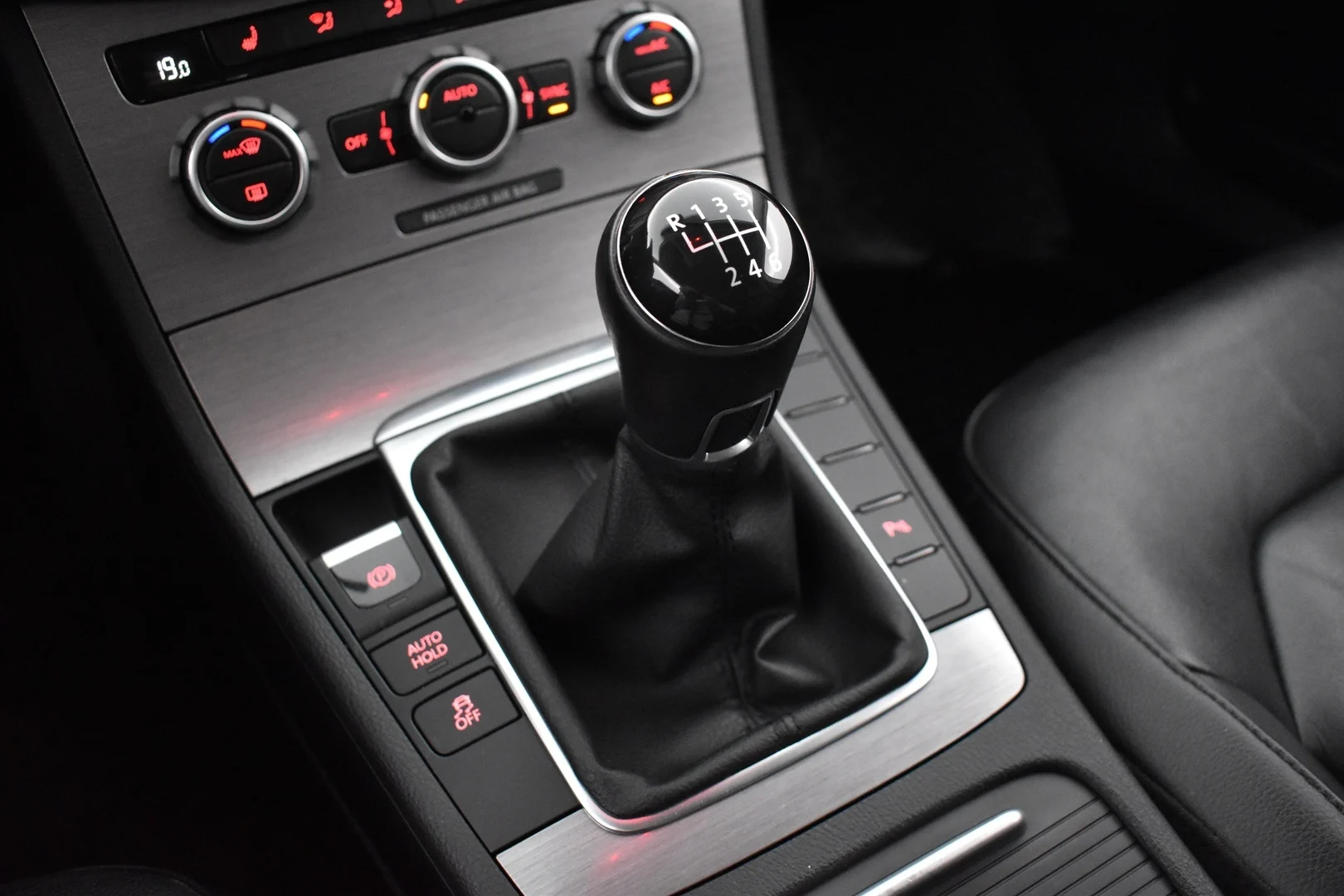 Car Image - 3hsfGlpzo7afWiyWjl6duT