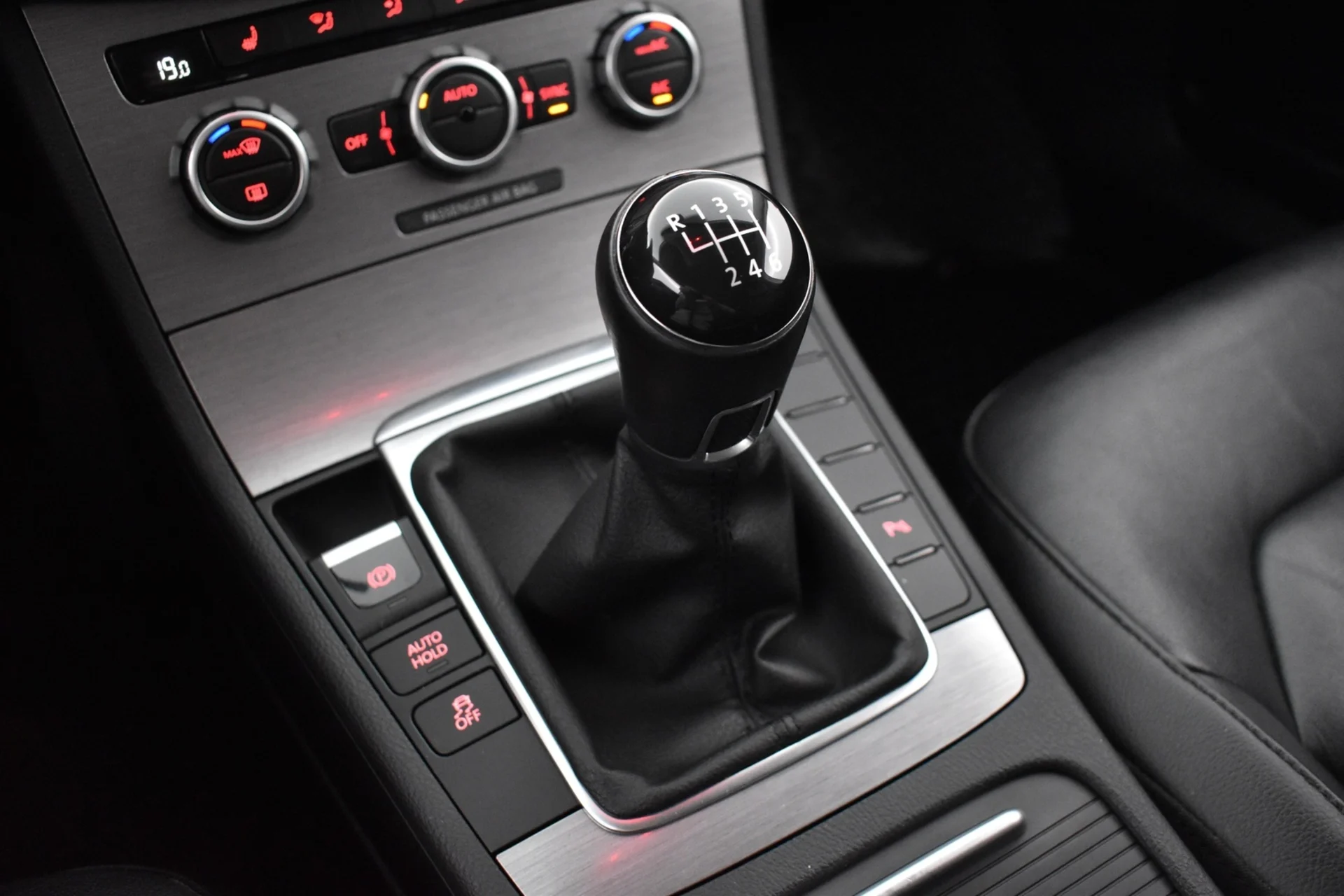 Car Image - 3hsfGlpzo7afWiyWjl6duT