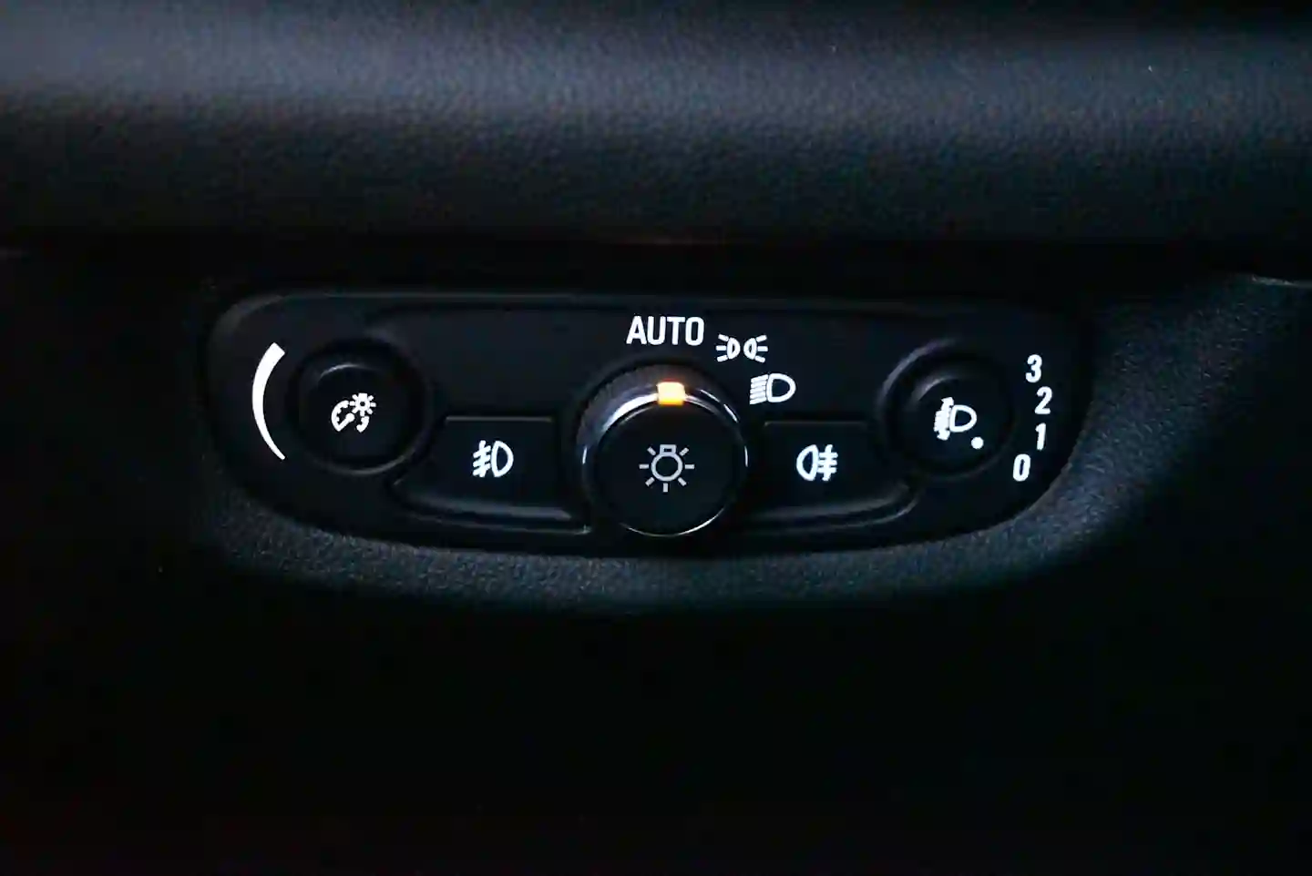Car Image - 5dM8KUYFjm80xpGb3SBq3X