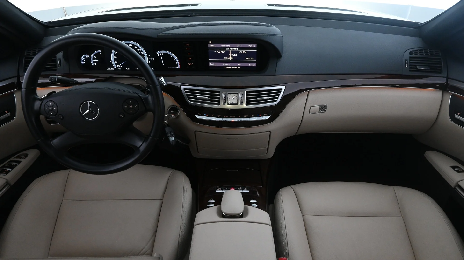 Car Image - 2jjB1OiW6LEvzJjcJ4Rp6z