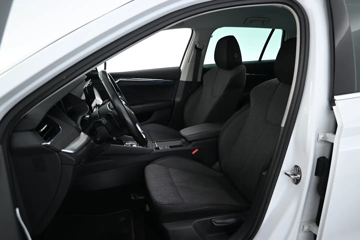 Car Image - 5b2CJeKYIk4LmXH8Wr7WYG