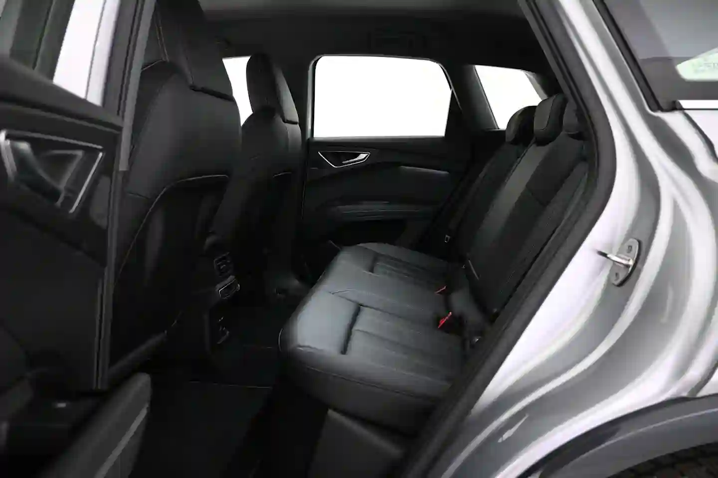Car Image - 1CSIqdRZIsW43YDHMtjLnx