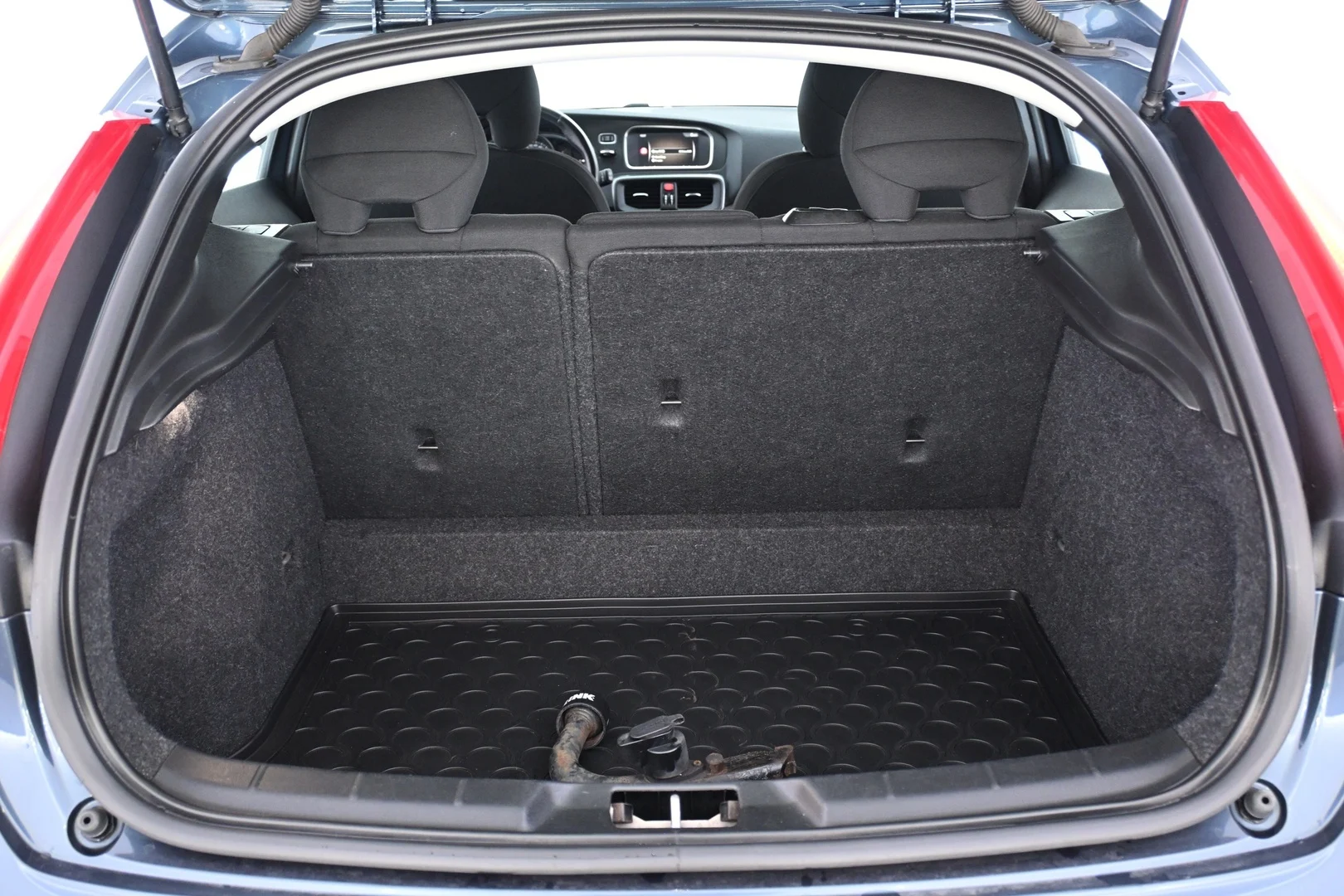 Car Image - 4vKvj6LlbZ8DlOZUPu7u0I