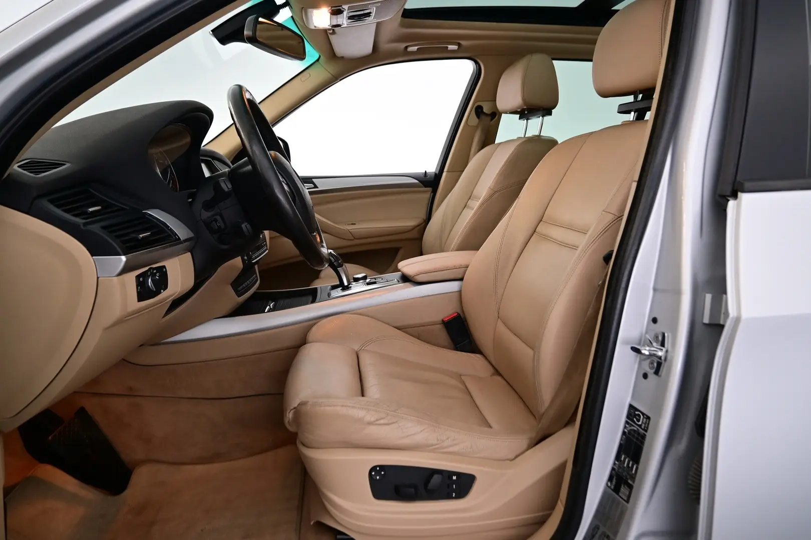 Car Image - 4TYQmdfHynXY8uSVUlIe6P