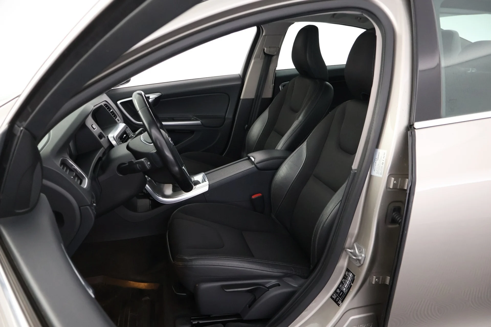 Car Image - iVv129VNJS3TiMLTE8Jon