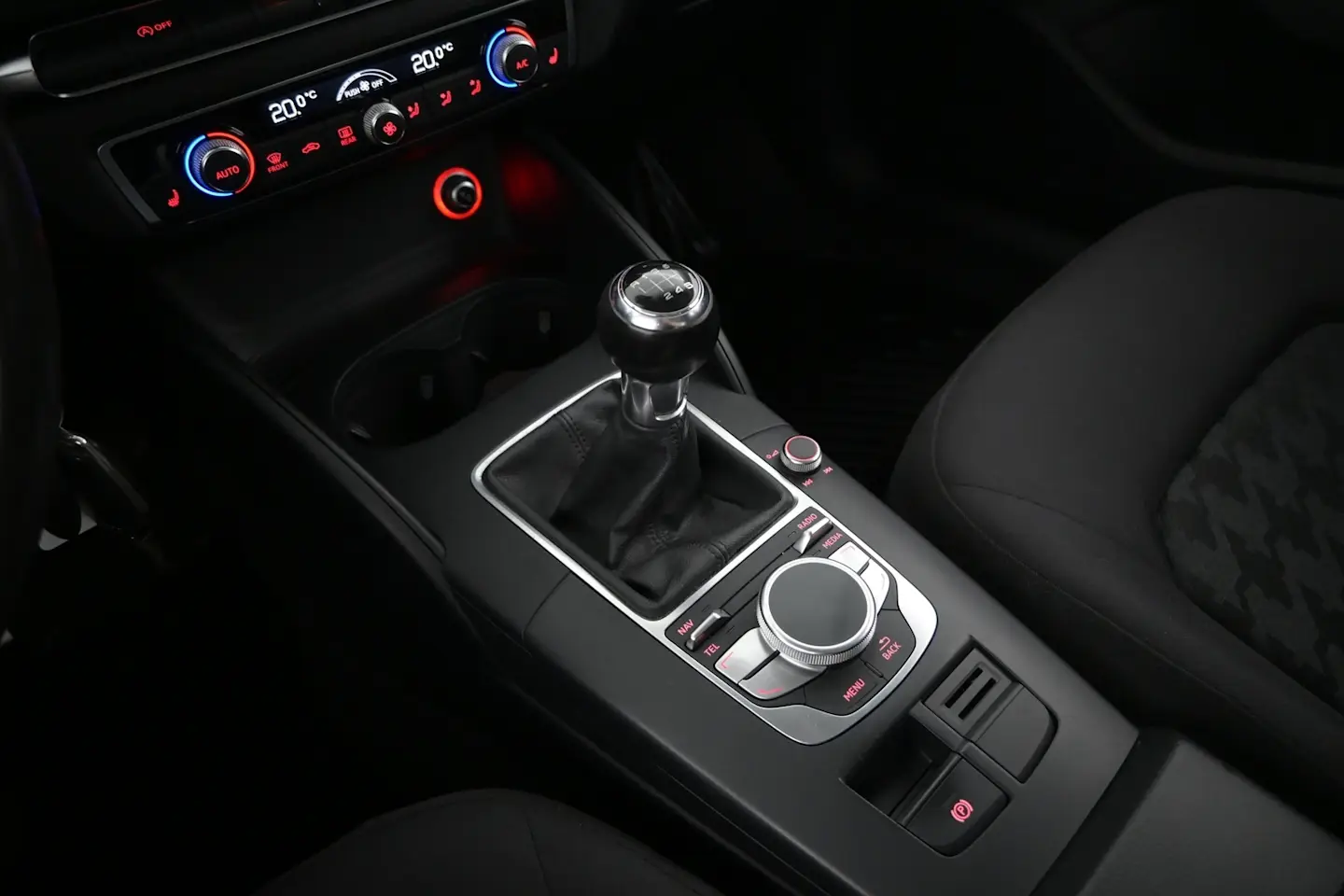 Car Image - 3xrpZ3FpwE1V2zyvA4RJN7