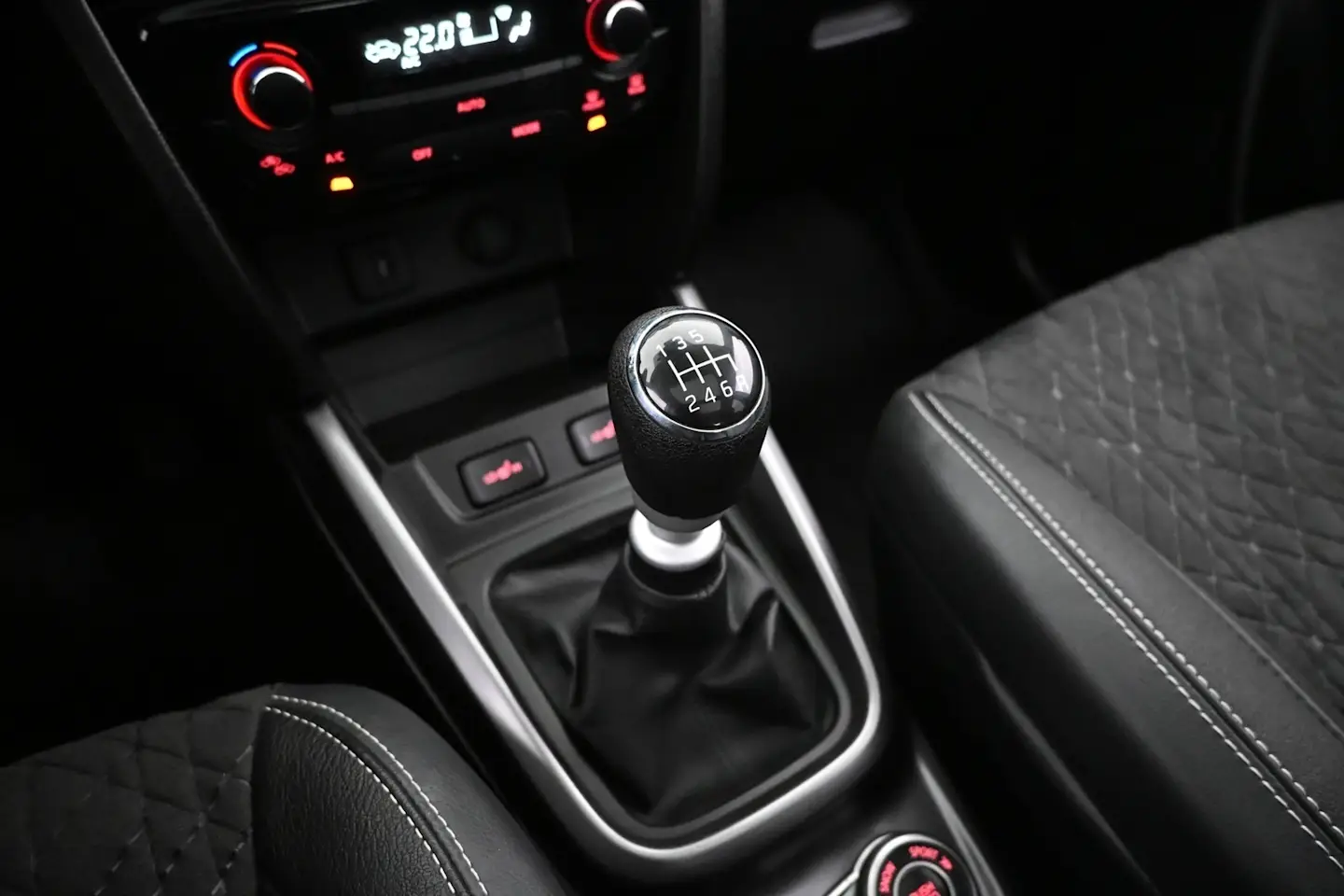Car Image - 393NHazMXLg35TceCa4sGV