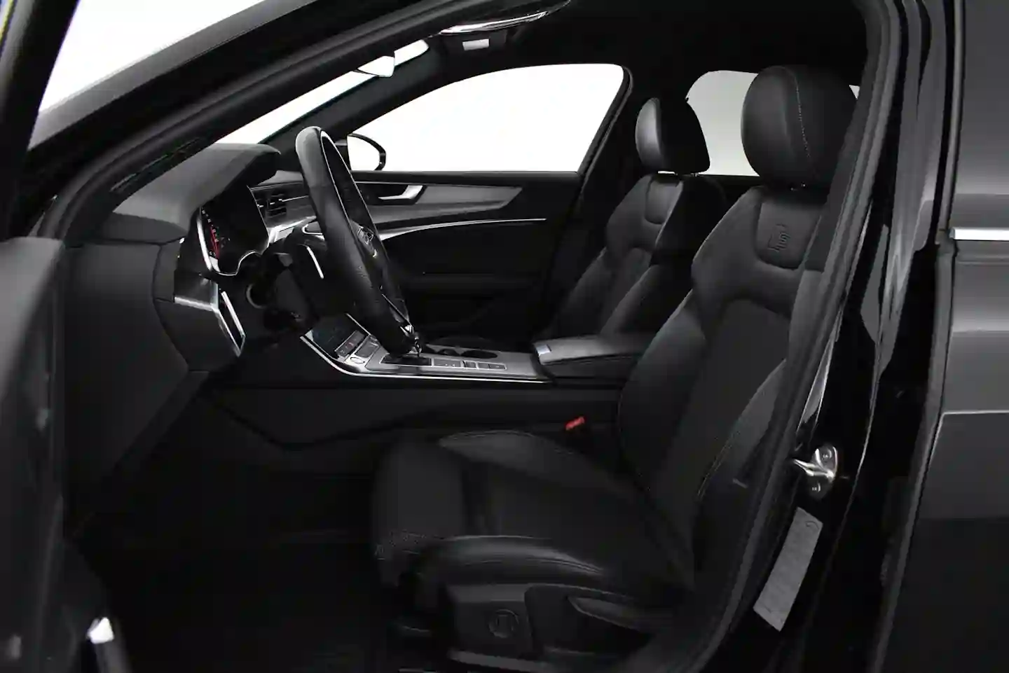 Car Image - 5IulBvw0dADNAPF5GGUc1L