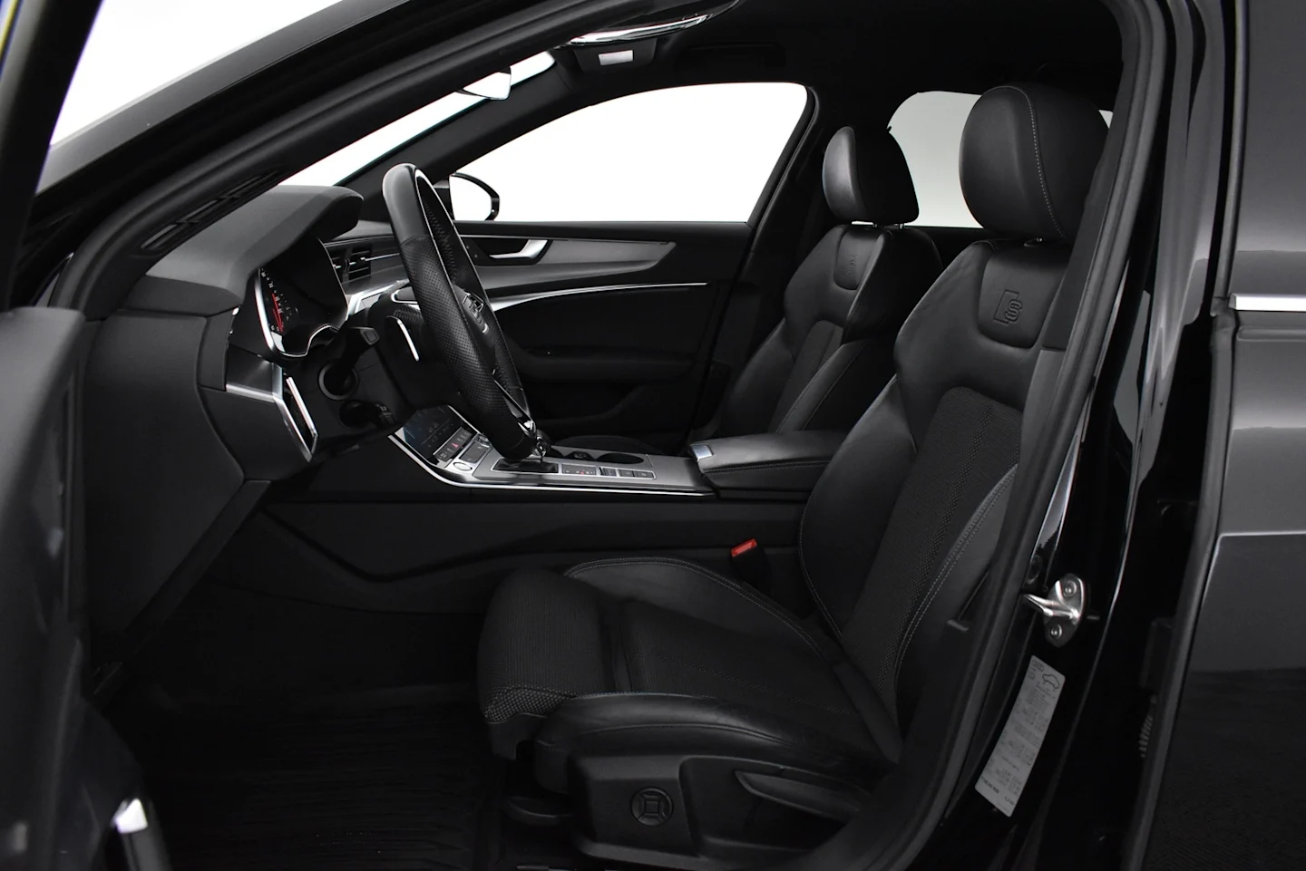 Car Image - 5IulBvw0dADNAPF5GGUc1L