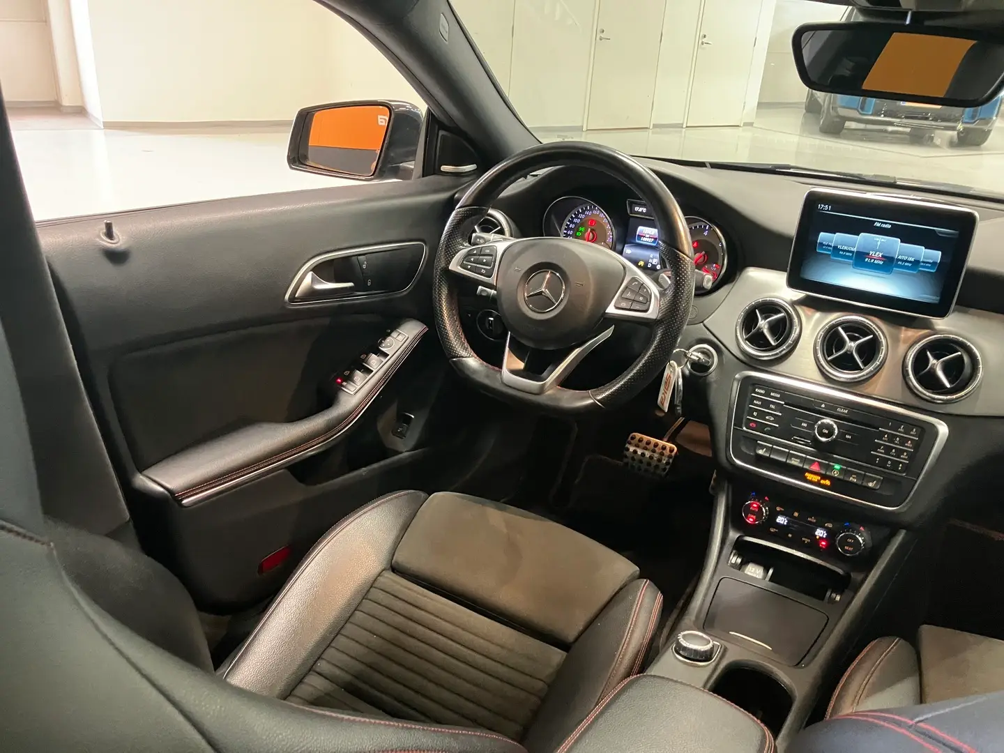 Car Image - 5r9VNTVskdLwyDSItoEkPU