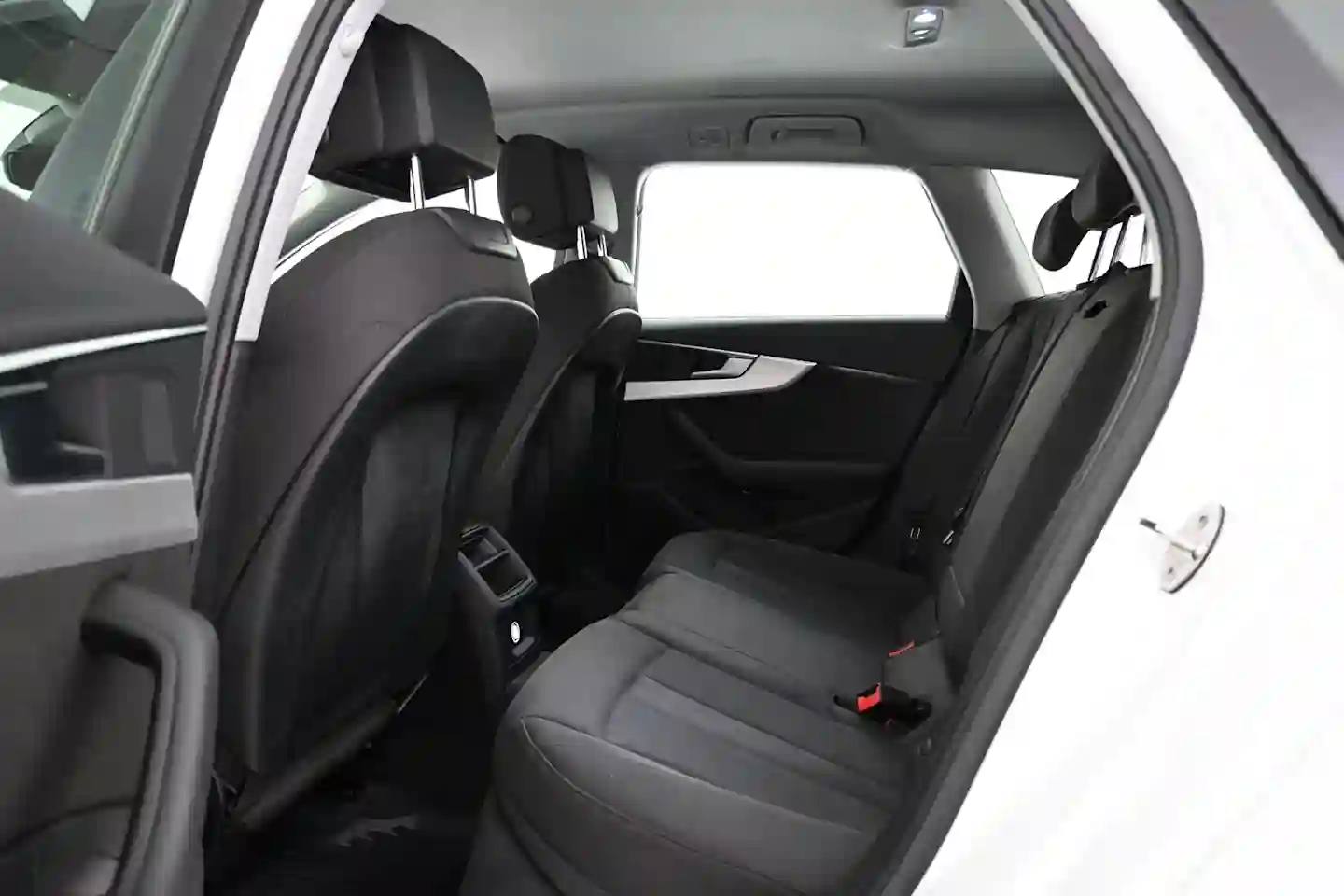 Car Image - 5aKYFOSlg4EV3cPu6GeEcl