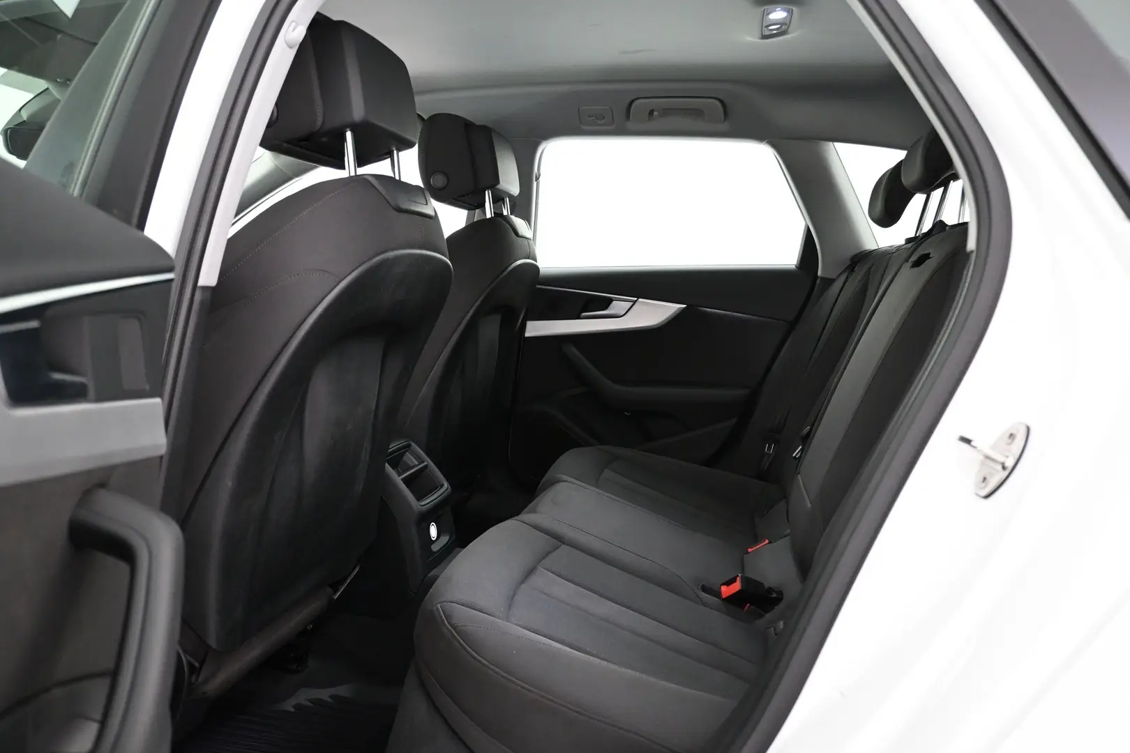Car Image - 5aKYFOSlg4EV3cPu6GeEcl