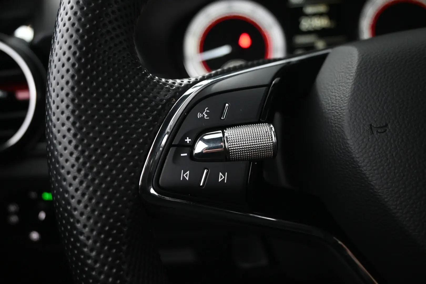 Car Image - 3NhoNcEnXymqNyLQWg5Ozx