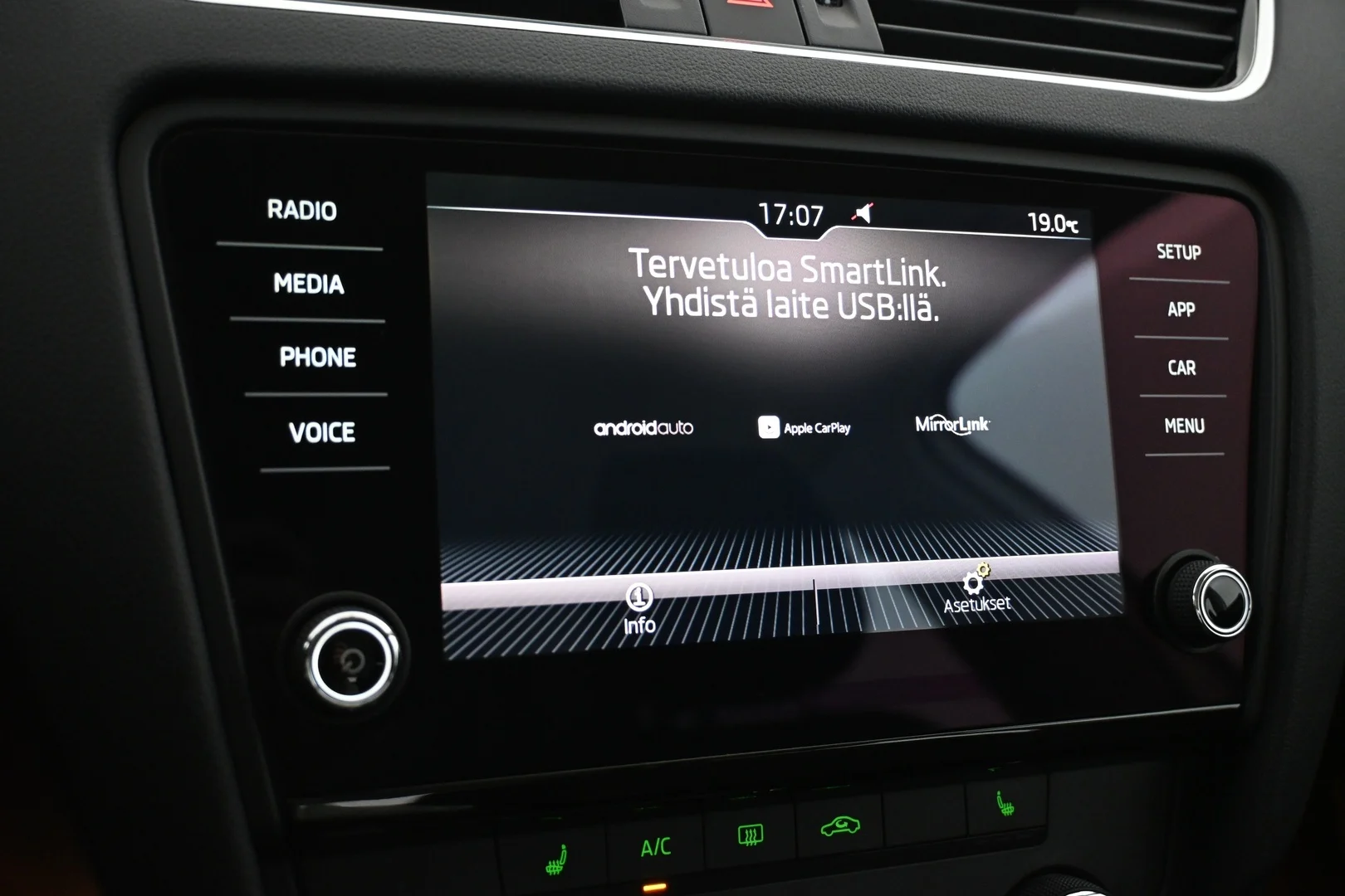 Car Image - 7xyXTemRP8voErcYr3Nb2X