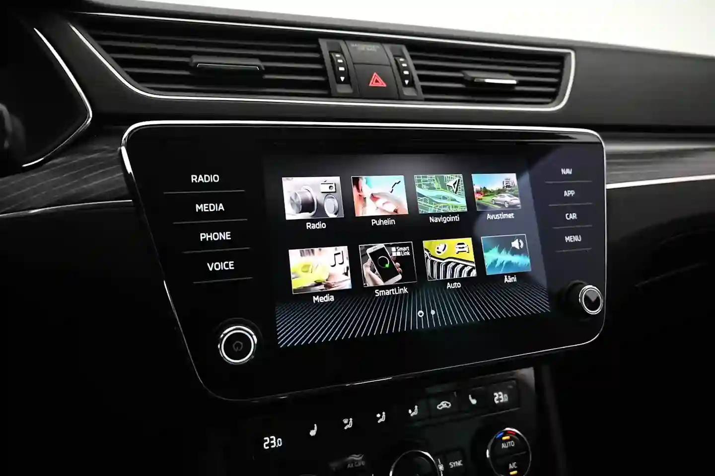 Car Image - yoWYJ7bbNn3bSf7Qz4j5T