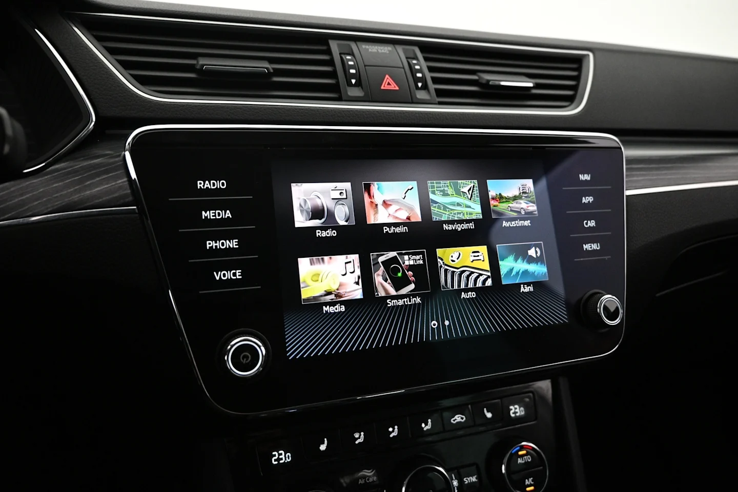 Car Image - yoWYJ7bbNn3bSf7Qz4j5T
