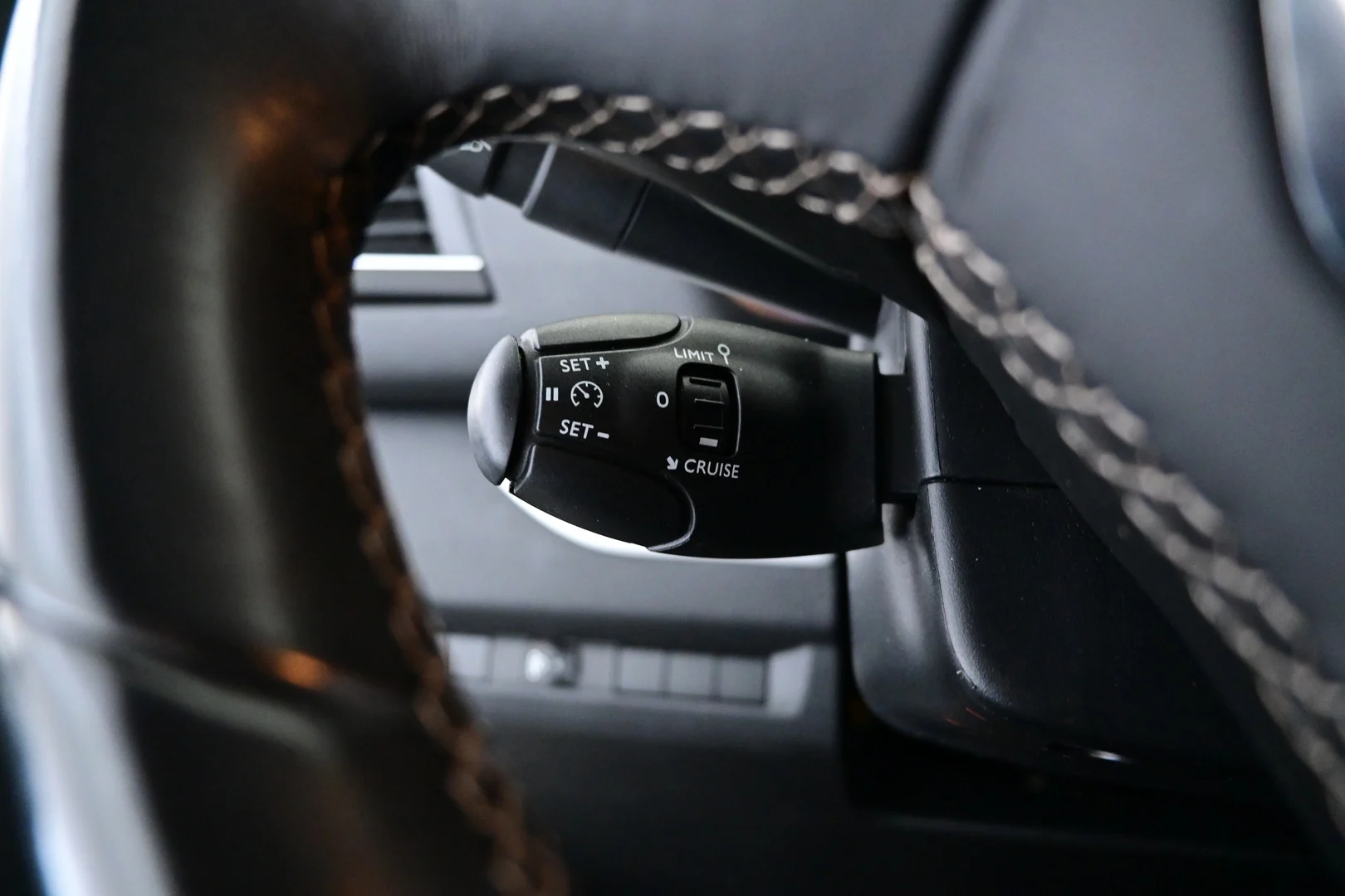 Car Image - 4HhTsxDSvtl5bA7V3bM5yS