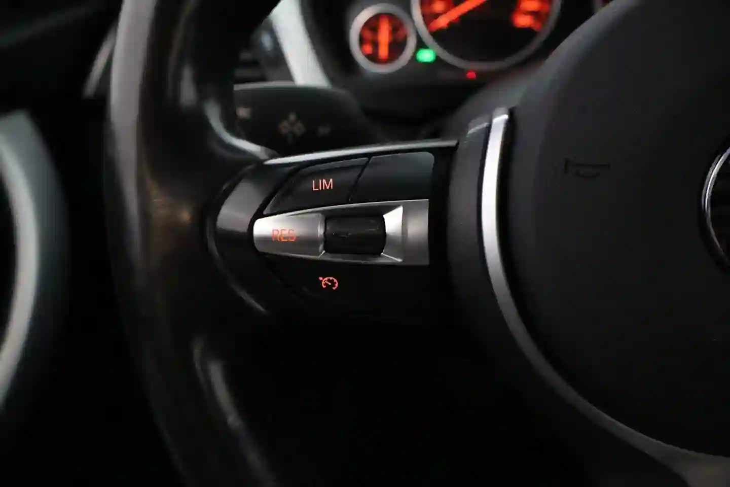 Car Image - 7uDwTd9yiFSF0mu9nd8U1c