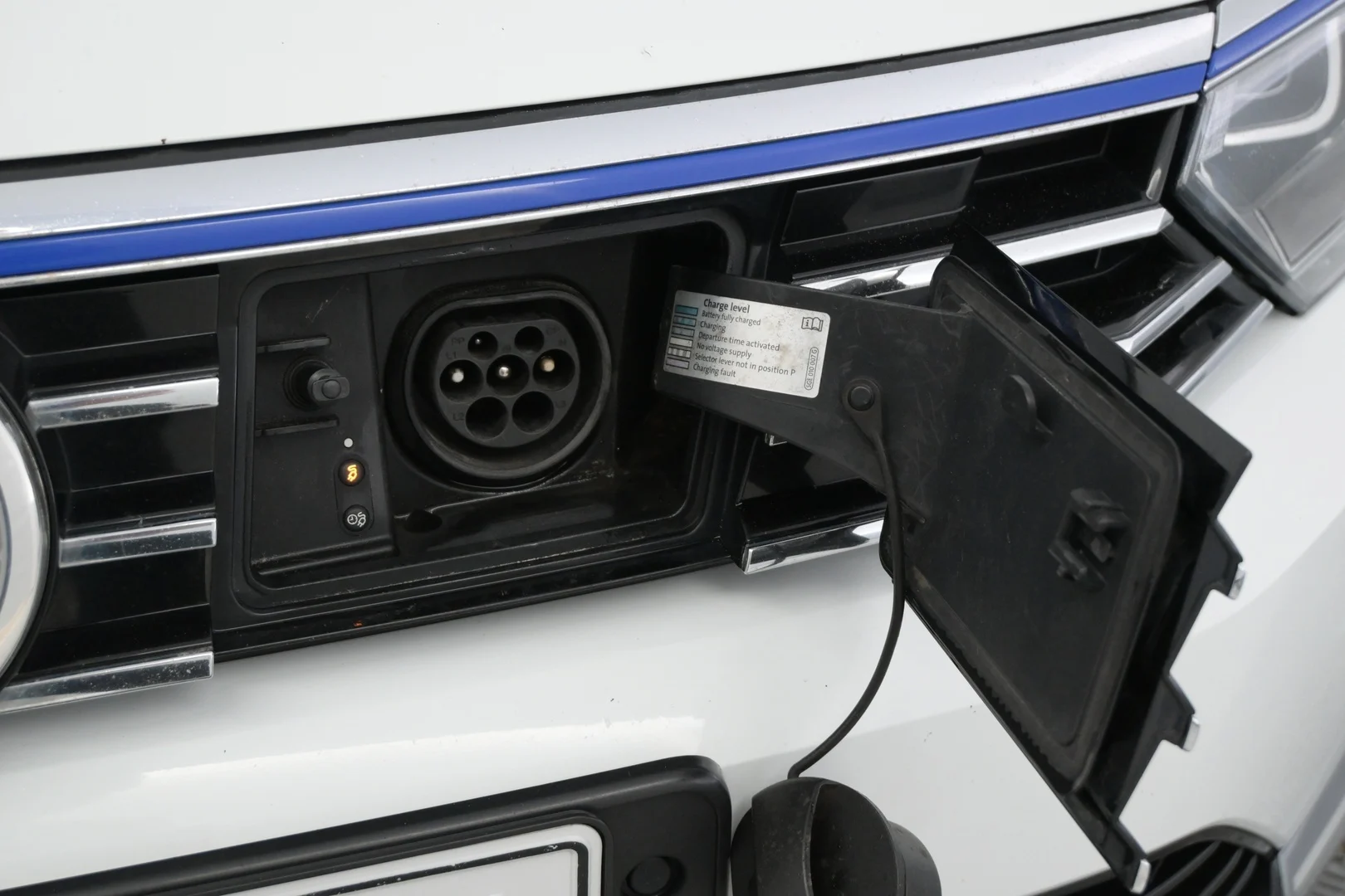 Car Image - 608Y6BgCis1zR3TM3gtPPL