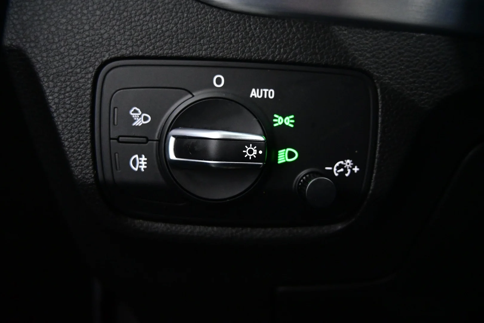 Car Image - 1NT4lH4SYiNSgGJT2x6pgo